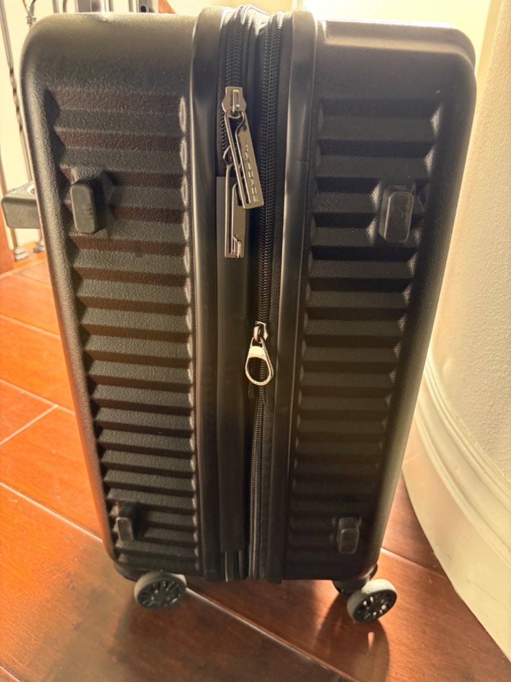 Triforce Luggage Carryon with Cup Holder - Picture 2 of 12